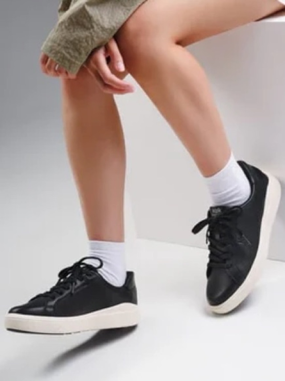 KIZIK (10) VEGAS 2 SNEAKER Black Leather Hands-Free Comfort Ergonomic NWT